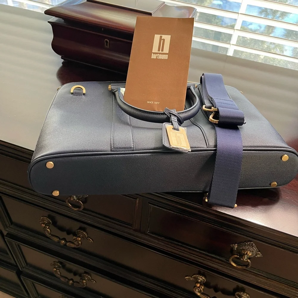 NWOT Hartmann since1877creates luxurious leather travel bags.Navy Slim Briefcase - Picture 14 of 15